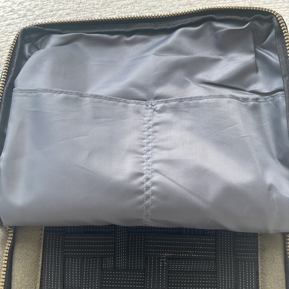 Cocoon Canvas Laptop Backback - Picture 6 of 11